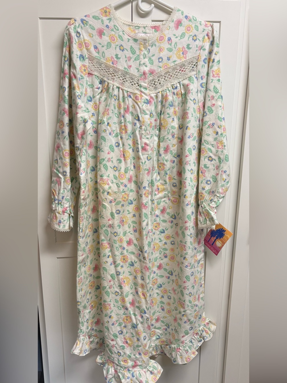 Sears, Woman’s Cream Floral, brushed flannel Nightgown - Long Sleeve large